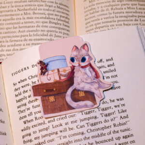 MARCAPAGINAS MAGENTICO GATITA CON MALETAS - Imagen 3