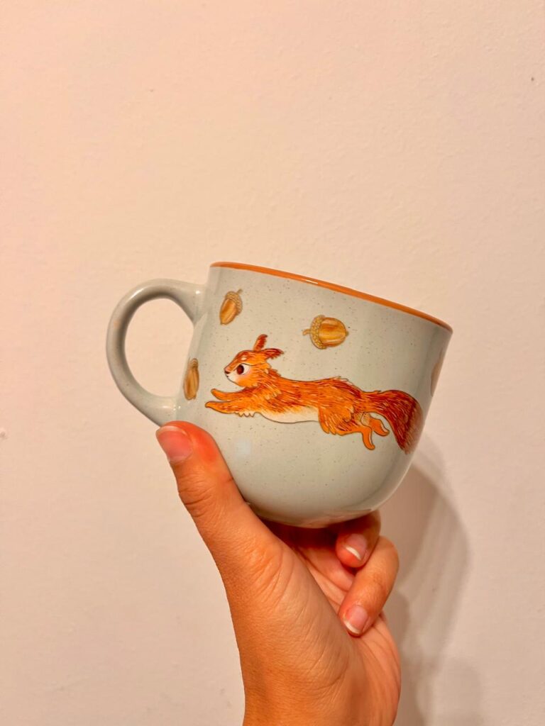 TAZA ARDILLA CORRIENDO