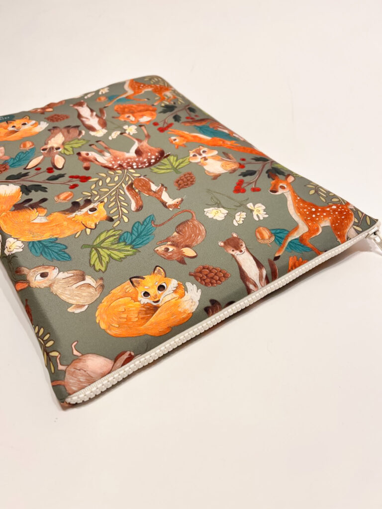 FUNDA ILUSTRADA ANIMALES DEL BOSQUE VERDE