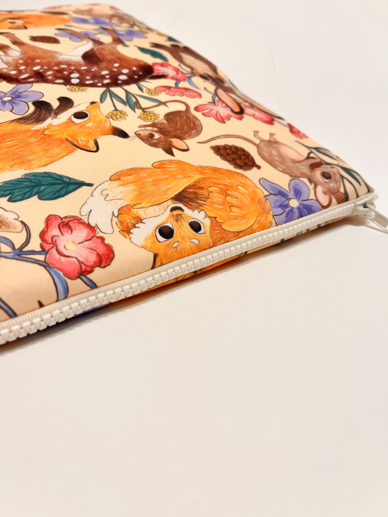 FUNDA ILUSTRADA ANIMALES DEL BOSQUE CREMA - Imagen 3