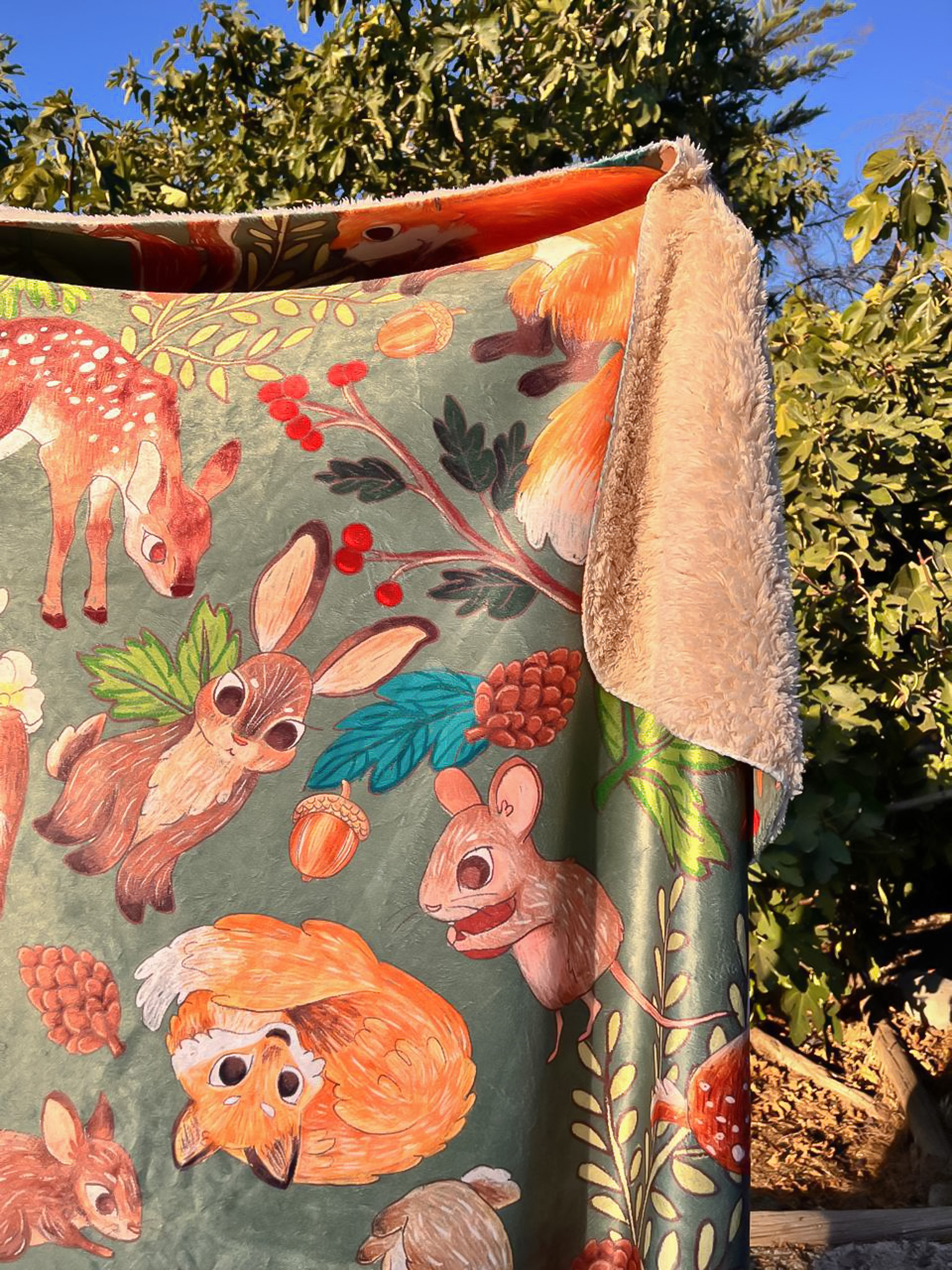 MANTA SHERPA ANIMALITOS DEL BOSQUE VERDE - Imagen 1